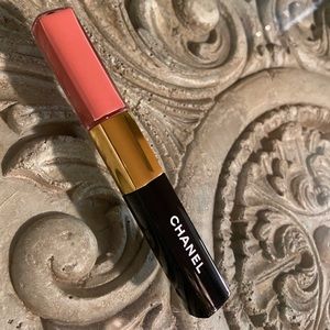 Chanel Le Rouge Duo Ultra Tenue Gloss